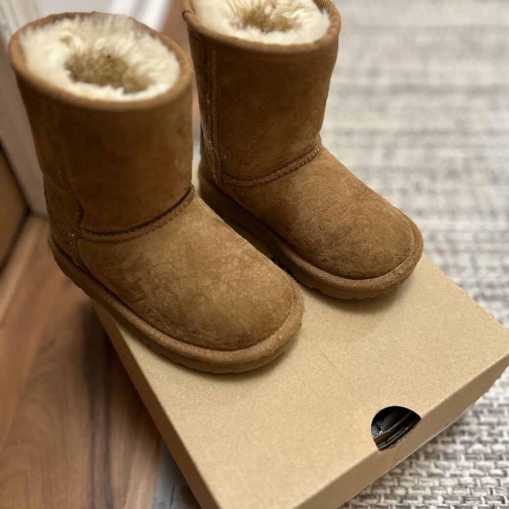 UGG Classic II Chestnut Boots